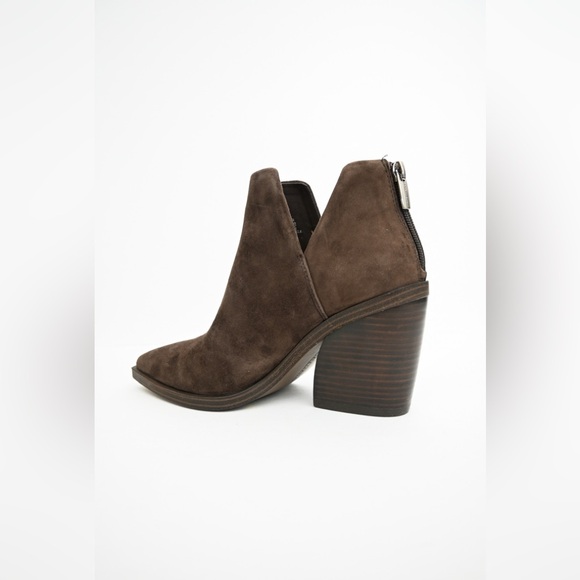 Vince Camuto "Gigietta" Suede Bootie NWOB - Picture 3 of 6